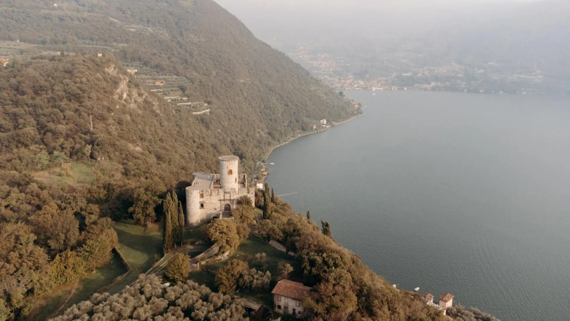 La Foresta Monteisola Monte Isola 0*,  Italien